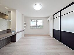 ガーベラ・グレイス 201 2階3LDKの室内