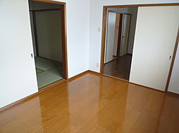 メイ・フィールドI番館 0201 2階2DKのリビング/ダイニング