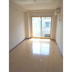 プレムガーデン A201 2階1Kのリビング/ダイニング