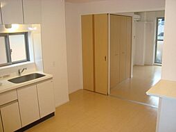 クレッセントコート 3階1DKの室内