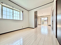 アイランドパーク伍番館 0101 1階1LDKのリビング/ダイニング