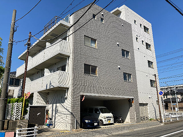 4 / 11
