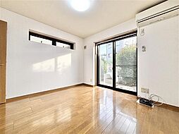 パルメゾンむらかみ 0102 1階ワンルームのリビング/ダイニング