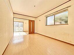 ドルチェＡ 0101 1階1LDKのリビング/ダイニング