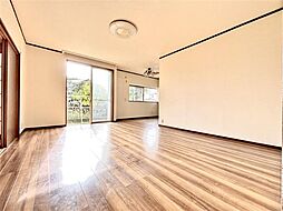 臼井戸建 4LDKのリビング/ダイニング