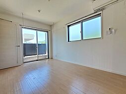 カトルフォーリア 0101 1階1Kのリビング/ダイニング