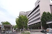 病院「名市大病院まで2000m」