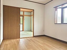 シャイニーヒルズII 2階3LDKのリビング/ダイニング