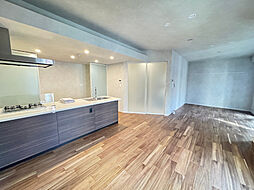 ハウス鐙坂 1階3LDKのリビング/ダイニング