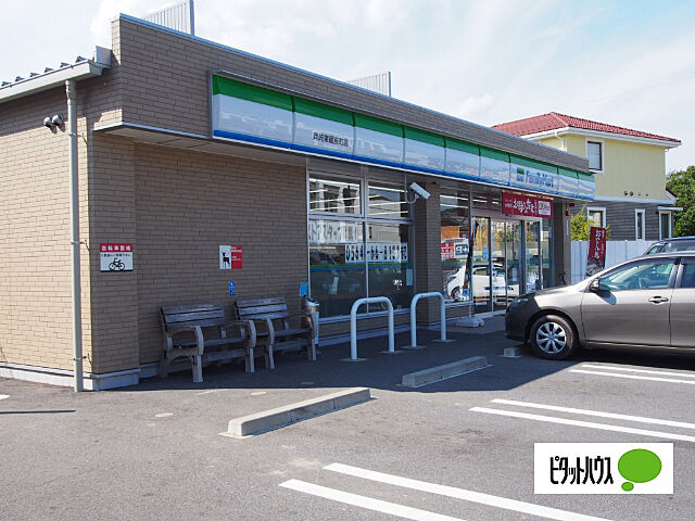 コンビニ「ファミリーマート岡崎東蔵前町店まで369m」