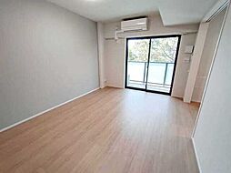 THE RESIDENCE 北白川 303 4階3LDKの室内