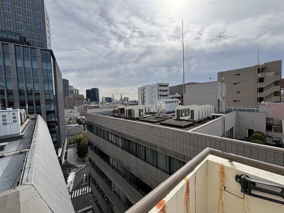 目の前に建物は...