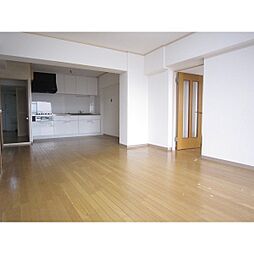 柏富里ハイツ住宅　2号棟 4LDKのリビング/ダイニング