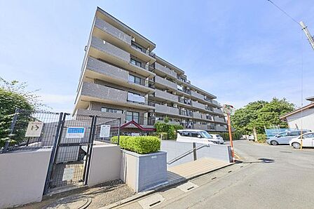 外観 7階建て