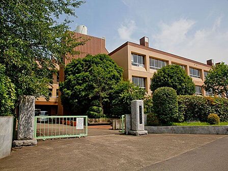 狭山市立狭山台中学校 徒歩27分。 2140m