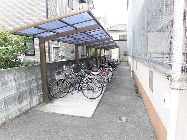 画像22:屋根つき自転車置場です☆