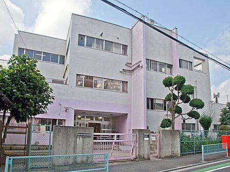所沢保育園 徒歩8分。 610m