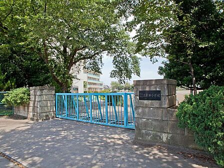 所沢市立上新井小学校 徒歩7分。 520m