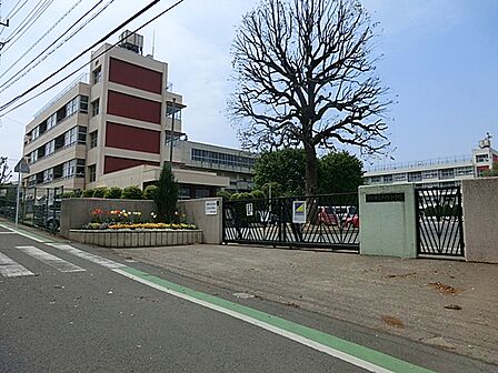 【戸塚小学校】350m(徒歩5分)