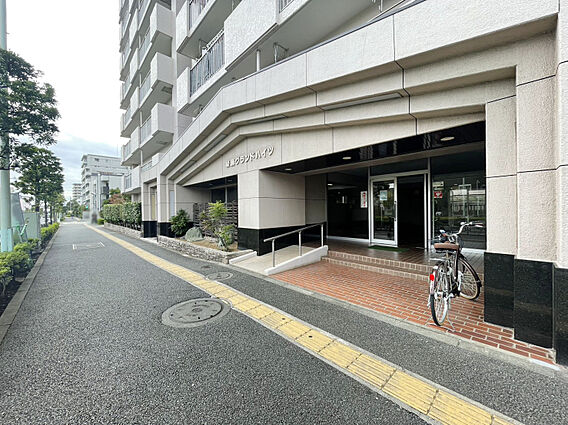 【エントランス...