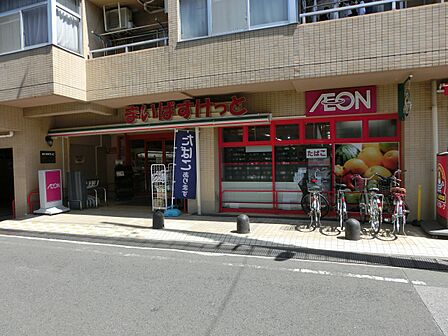 【まいばすけっと】お惣菜やお弁当など安くて品ぞろえ豊富です。夜12時までの営業なので仕事で遅くなっても安心です。