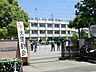 周辺：【北野小学校】昭和28年創立。学校の周辺は住宅地や公園が多く、緑に囲まれ落ち着いた環境です。門の施錠あり、門にはセキュリティの方が常駐しています。