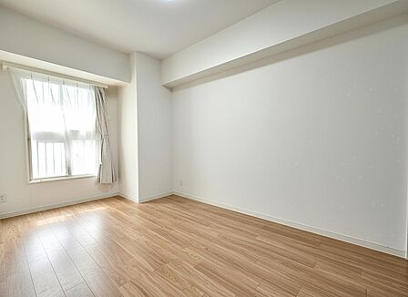 「掲載の室内写真は、生成AI(CG)で家具・小物を消したものとなります。実際の室内状況は現地を確認ください。」