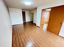 シェルル 201 2階2LDKのリビング/ダイニング