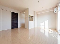 エマーブルＥＺＵ A0202 2階2LDKのリビング/ダイニング