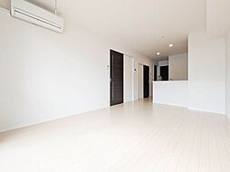 クレストールアベニュー　III棟 C0102 1階2LDKのリビング/ダイニング