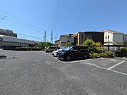 敷地内でゆったり転回できる駐車場です♪