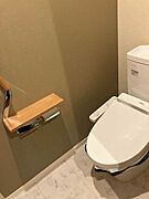 温水洗浄便座採用のトイレです。