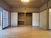 【洋室】押入収納を備えたお部屋です