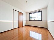 独立した洋室で主寝室にお勧めなお部屋です。