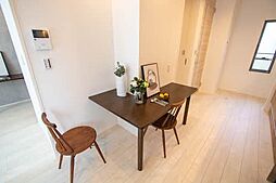 シャーメゾンプレジオ 102 1階1LDKのリビング/ダイニング