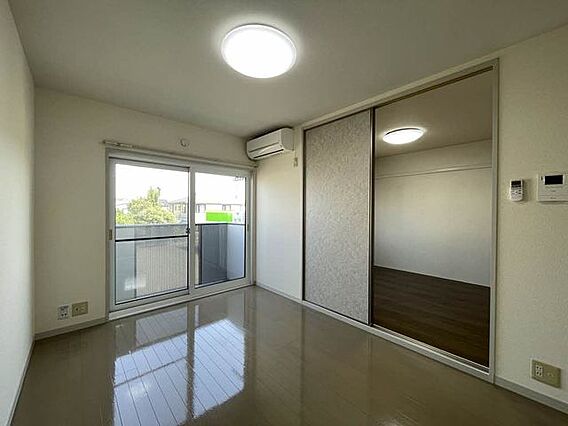 スカイ・タウン_内装_0