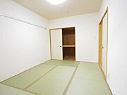 ゆったりと過ごせる和室です☆