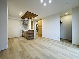 マーメイド A101 1階1LDKのリビング/ダイニング