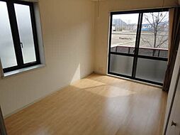 グランドリジェールII E101 1階2DKのリビング/ダイニング