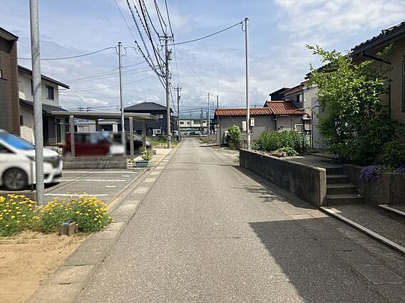 南西側前面道路