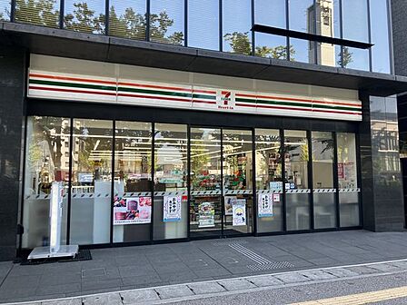 セブンイレブンハートイン　金沢けやき通り店 470m