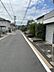 その他：【南側公道を含む現地写真】第一種低層住居専用地域内に位置しています。スーパー・コンビニまで、ともに徒歩4分です。