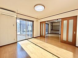 Les Aubepines昭和（レ・ゾービピン） C号室 2階3LDKのリビング/ダイニング