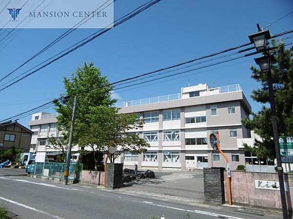 画像24:新潟市立木戸小学校 825m