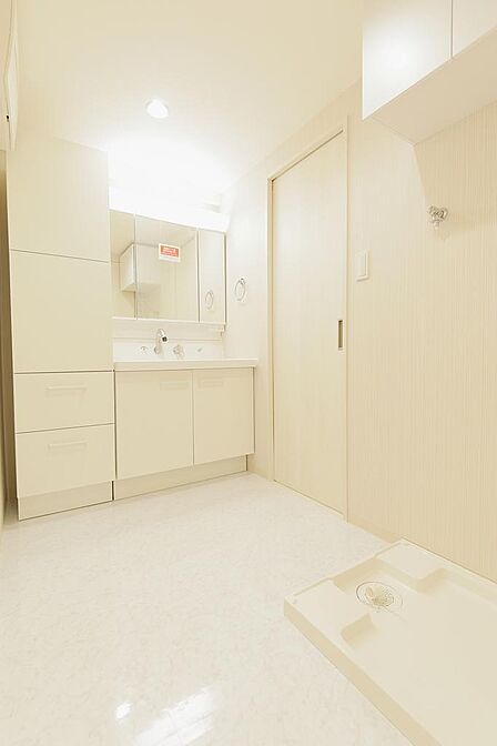 洗面化粧台です。●　住宅ローンご相談承ります。　【例】　銀行によって、融資額が違うのはどうしてなの？　ＣＩＣ・ＪＢＡ・ＪＩＣＣとはなに？
