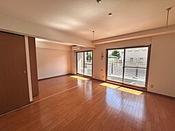 ラ・ルミエール 1階2LDKのリビング/ダイニング