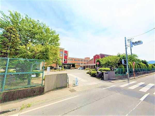 画像24:上田市立南小学校（1233m）