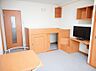 寝室：ハイベッドタイプのお部屋です