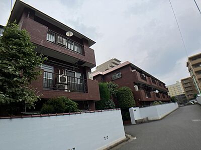 外観:地上3階建てです。(所在階 1階) 外観:地上3階建てです。(所在階 1階)
