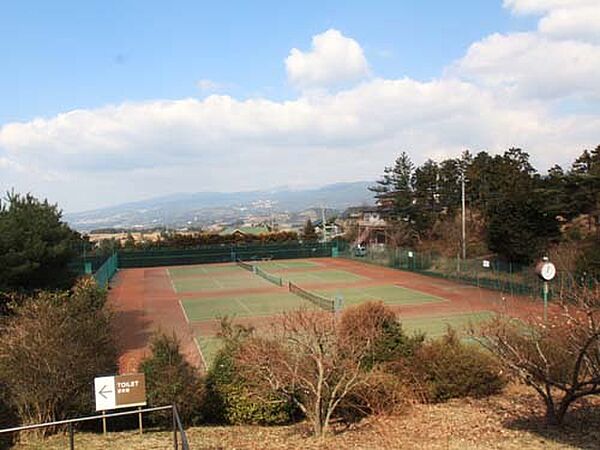 画像28:別荘地内にテニスコートがあります。